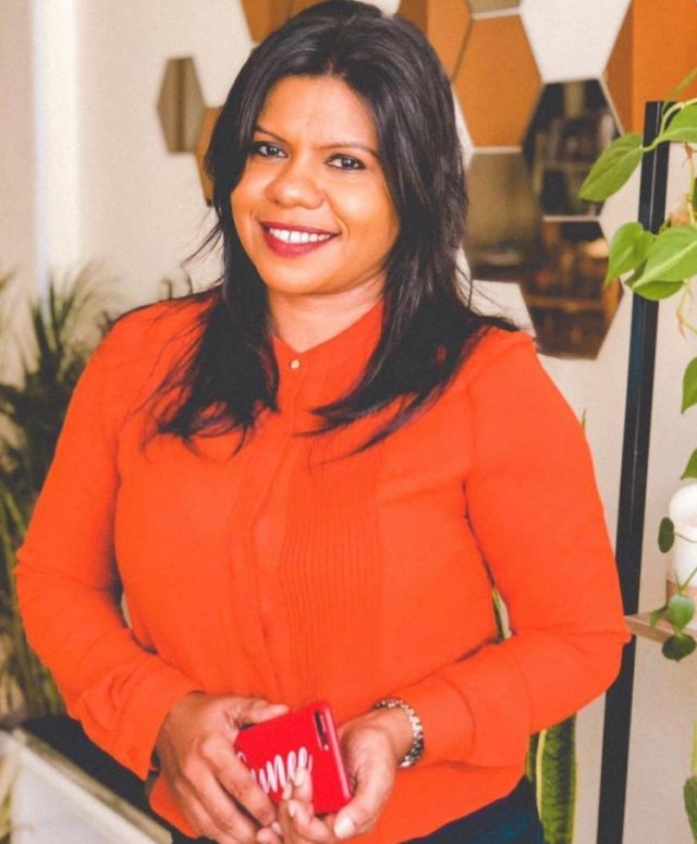 Suneetha  ah bainal aguvaamee award eh libije