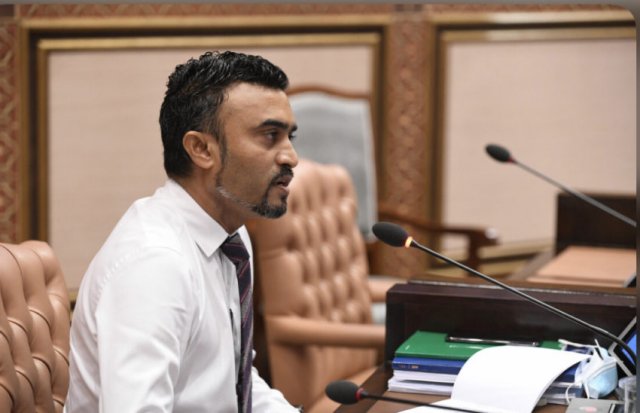 Haradhu kudakurumuge bahanaa dhakkaa olhuvaalaigen inthihaabu ehnukureveyne: Nazil