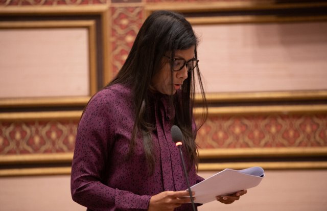 Meedhoo dhairaa othee Raees Solih aa ekkolhah kama Rozaina vidhaalhuvejje 