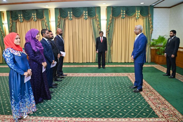 Komme 5 aharakun vashaa jehey minivan muahsasaa thah
