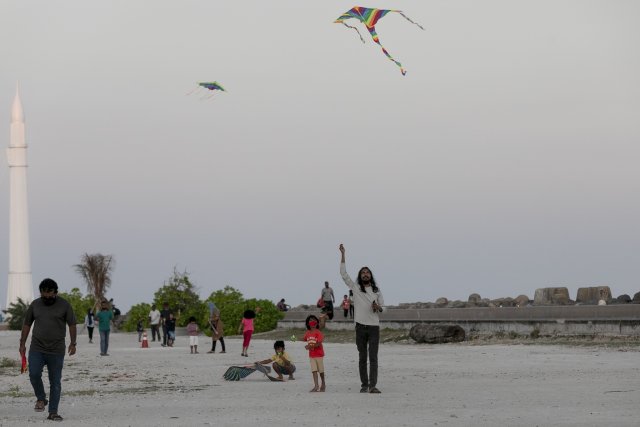 Dhiraagu gudifest miadhu haveeru usfasgandu gai