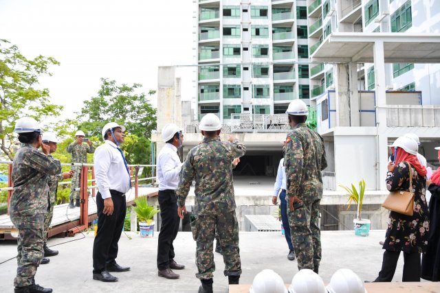 Sifainnai fuluhunge flat thakah 1.5 billion rufiyaa ge loan, adhives nunimey
