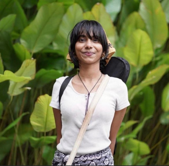 Shia ge foto thah aamuvee fuluhunge therein tho balanee