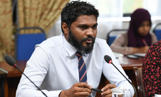 Deputy Minister Shimaz ah hamalaa dhee zakham kollaifi