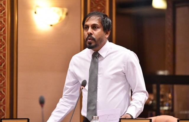Raajje ge Reserve emme bodah dhahvee Raees Nasheed ge verikamugai: Ismail