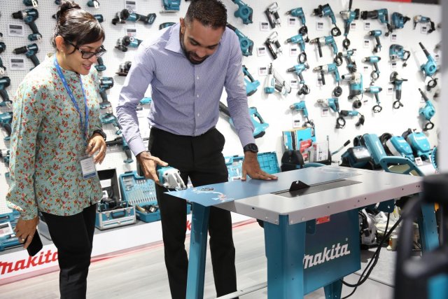 Agubodu inaamu thakaaeku sto Makita showroom aai Nippon ramazan baazaaru fashaifi