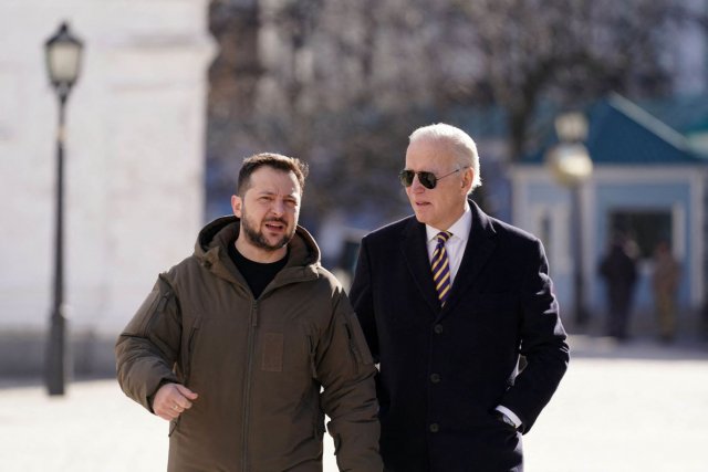 Biden Ukraine hanguraamaige medhah: Nurakkaa dhathuru kurevvi goi