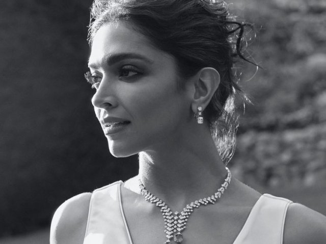 Qatar Airways ambassador kamah Deepika 