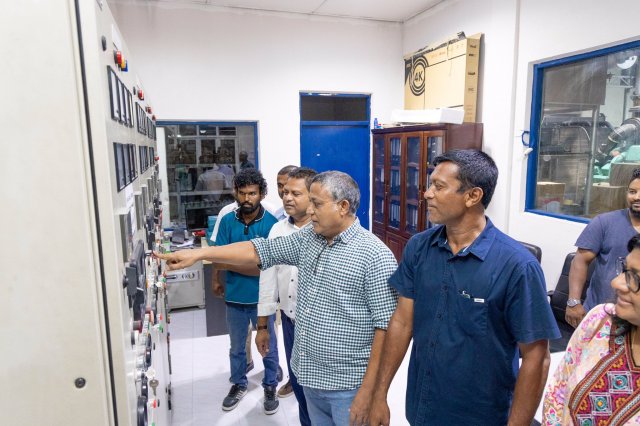 Ethah aharehge shakuvaa thakah fahu, Faresmaathodaa ah ves zamaanee aa engine ge eh