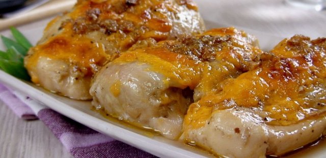 Hukuru Malaafaiy: Cheesy Garlic Chicken