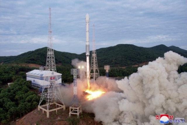 North Korea in anehkaa ves jaasoosee satelite eh fonuvaane kamah bunefi 