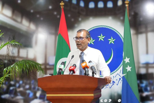 Democrats ufehdhumah baahva jalsaagai raees Nasheed baiverivaane