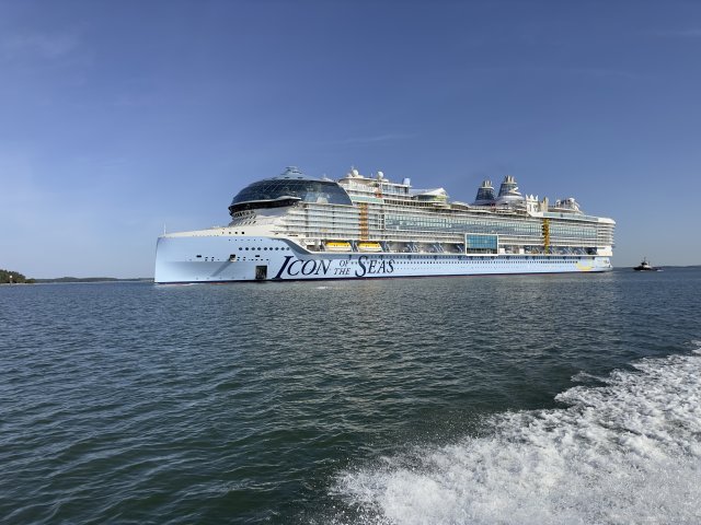 Dhuniyeyge emme bodu cruise ship dhathurah thahyaaru vanee 