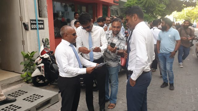 Democrats ge Raees ge magaamun Hassan Latheef isthiufa dhevva MDP aa gulhenee