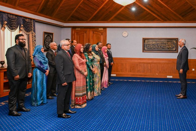 Mi mahun feshigen siyaasee muvazzafunge musaara kudavaane