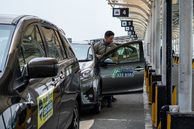 Taxi center registry kuran faseyha koh, gavaidhah badhalu thakeh genesfi