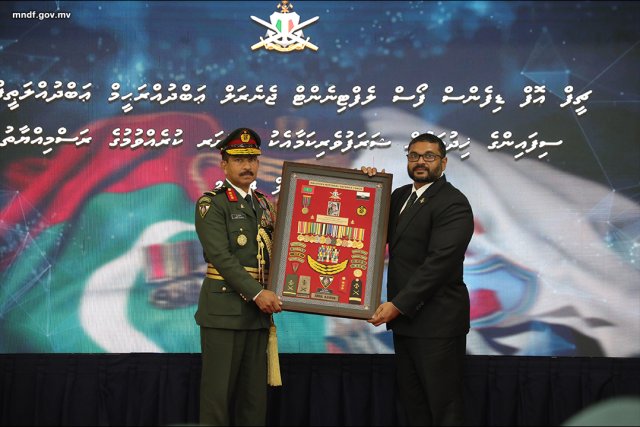 39 Aharu khidhumai kurumah fahu MNDF ge chief Abduh Raheem retire kuravvaifi