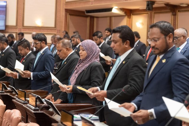 Party badhalukura membarun isthiufa dheyn jehey gaanoonuge maadhaathakeh baathil kuran court ah