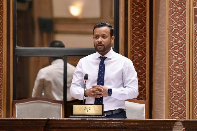 Syria ge ingilaabah thaaeedhu koh Minister Muhthalib kurevvi post gellijje