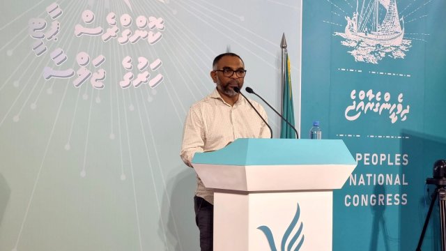 Raees office ge minister kamun Ali Arif isthiufaa dhevvaifi