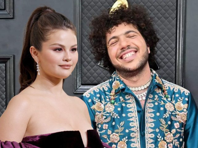Selena aai Benny kaivanyah thayyaaruvanee