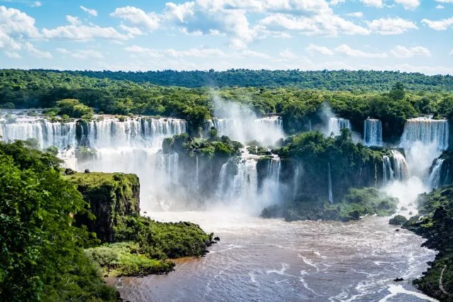 Iguazu Falls: Argentina ah libifaivaa gudhurathee ajaaibeh!