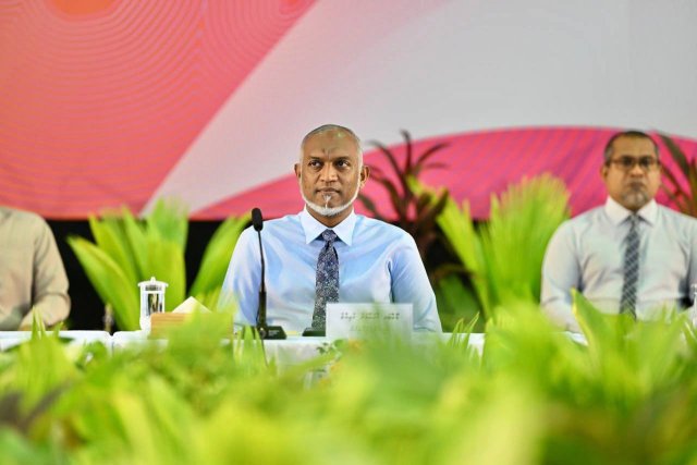 17 Aharah vure gina dhuvas vee 2 muvazzafaku sababeh nethi raees office in vakikoffi