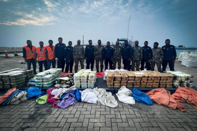 Rajje sarahahdhu gai oiy lanka ge boat akun 468.6 kilo ge drug fenijje