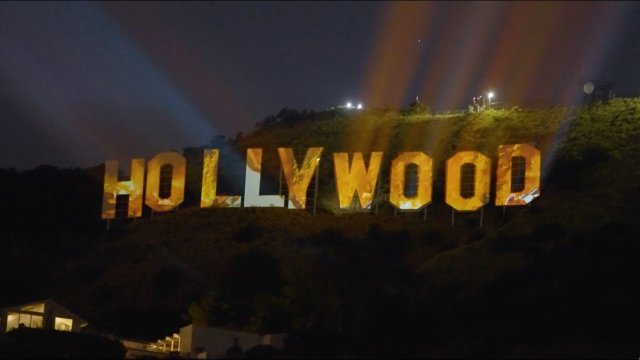 Hollywood Hills gai alifaanuge haadhisaa eh, Hollywoodge mash'hooru nan bord andhaa alhiah!