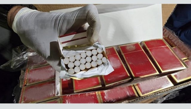 Vagah etherekuran ulhunu 13.6 million cigarette Customs in athulaigenfi