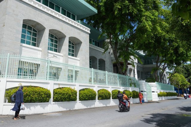 Siyasee muvazzafun ge mauloomaath 14 dhuvas thereygai haama kuran raees office ah angaifi