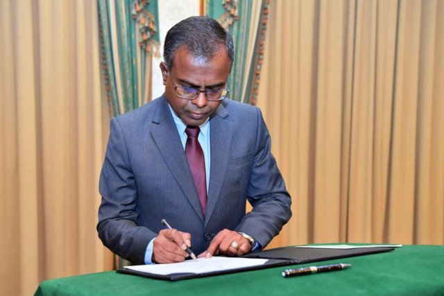 Fandiyaarun vakikurumakee jareema eh, javaabu dhaaree vaan jeheyne: Kureege uhthama fandiyaaru 