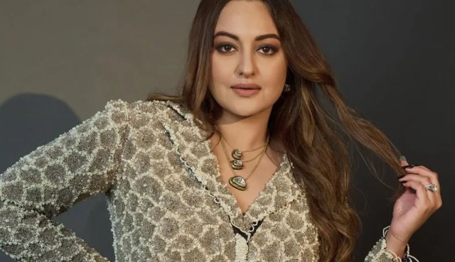Han'guraamaige habaru thah genesdhey gothun Sonakshi ge faadukiyun India ge media thakah!