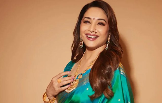 Madhuri mathee thauleemu haasil kuree kon dhaairaa akun kan engeytha?