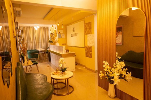 Glitzy Salon: Enme fahuge hidhumaiyy thakaa eku enme uhugai!