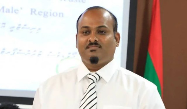 Yameen aa dhekolhah vaki gothakah hekibas dheyn fuluhun ge faraathun hushahelhumahe ai: Riza