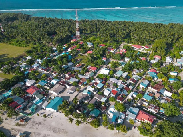 Kujjeh ge ingili bindhaali teacher eh ge massala balanee