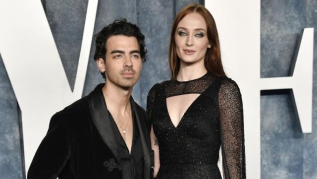Joe Jonas ge thaureef kureege anhenun Sophie ah!