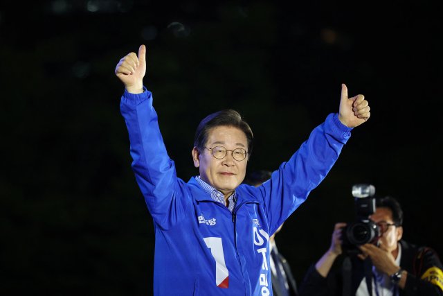 Dhekunu Korea ge riyaasee inthihaabu Lee Jae-Myung kaamiyaabu kuravvaifi
