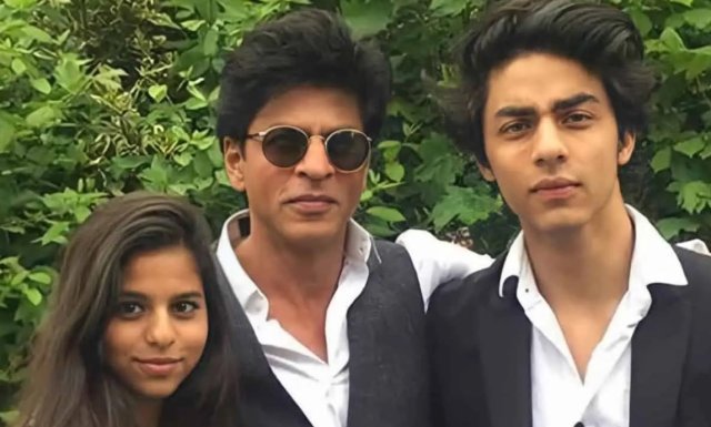 Shahrukh Khan hajj ah dhaan beymum vanee eyna ge dharinnaa eku!