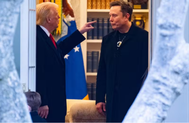 Trump aa Elon ge koalhun: Emmefahun Trump impeach kuran Elon thaaeedhu koffi