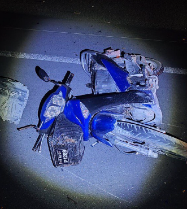 Laamu link road accident: Kaaru jehunee Highway medhugai madukuri cycleh gai