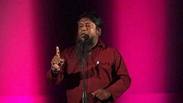 Hukuru dhuvahu rajjeygai Sheikh Fareedh ge mahchah gaibah kashu namaadhu kuranee