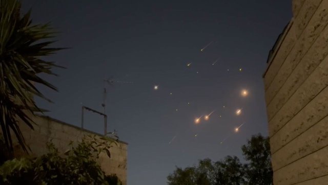 Reyge hamalaathakugai iran aa vahtharehge ballistic missile beynun koffi