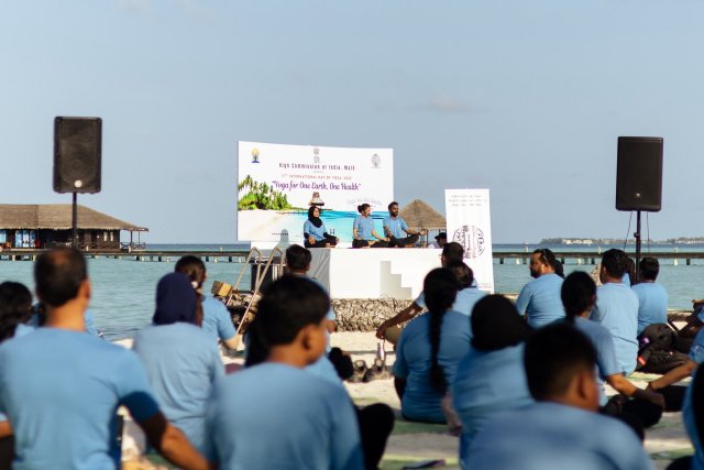 Sarukaaru ge eheetheri kamaa eku rajjeygai yoga day faahaga koffi