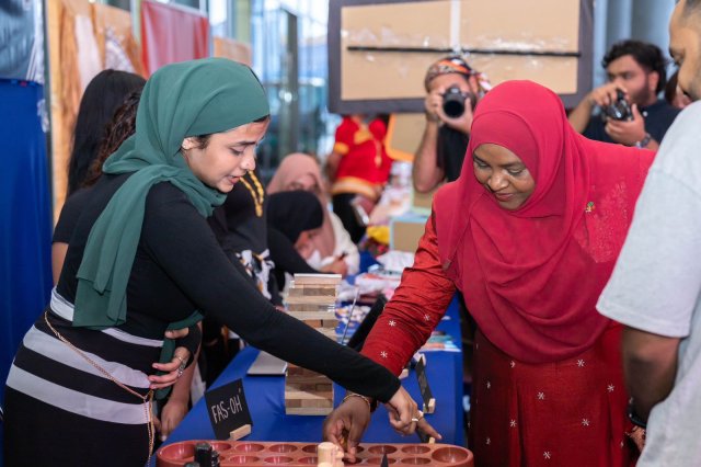 Malaysia gai kiyavaa dharivarunge fee thah ai nufoaraa hisaabah!