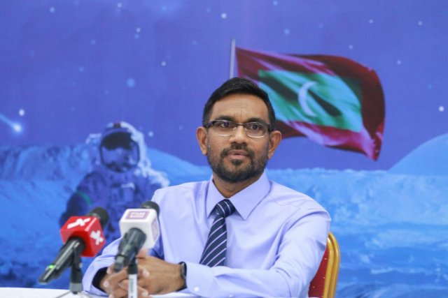 Rajjeyge emme molhethi dharivarun kiyavanee ekasheegen nuva university thakun: Dhirasa