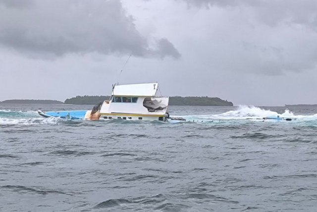 Farah eri dhoanyeggai thibi bayaku salaamaiy koffi