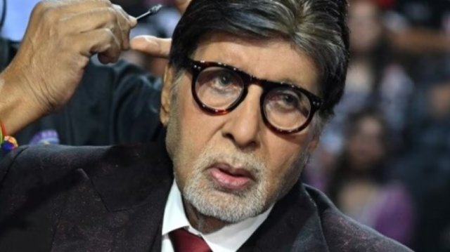 Moonah badhalu thah annanee muskulhi vaathee: Amitabh
