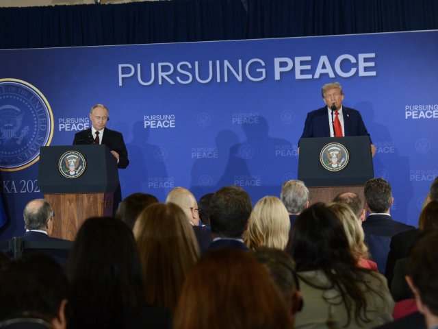 America raees Trump aai Russia ge raees Putin bahdhalu kurahavifi